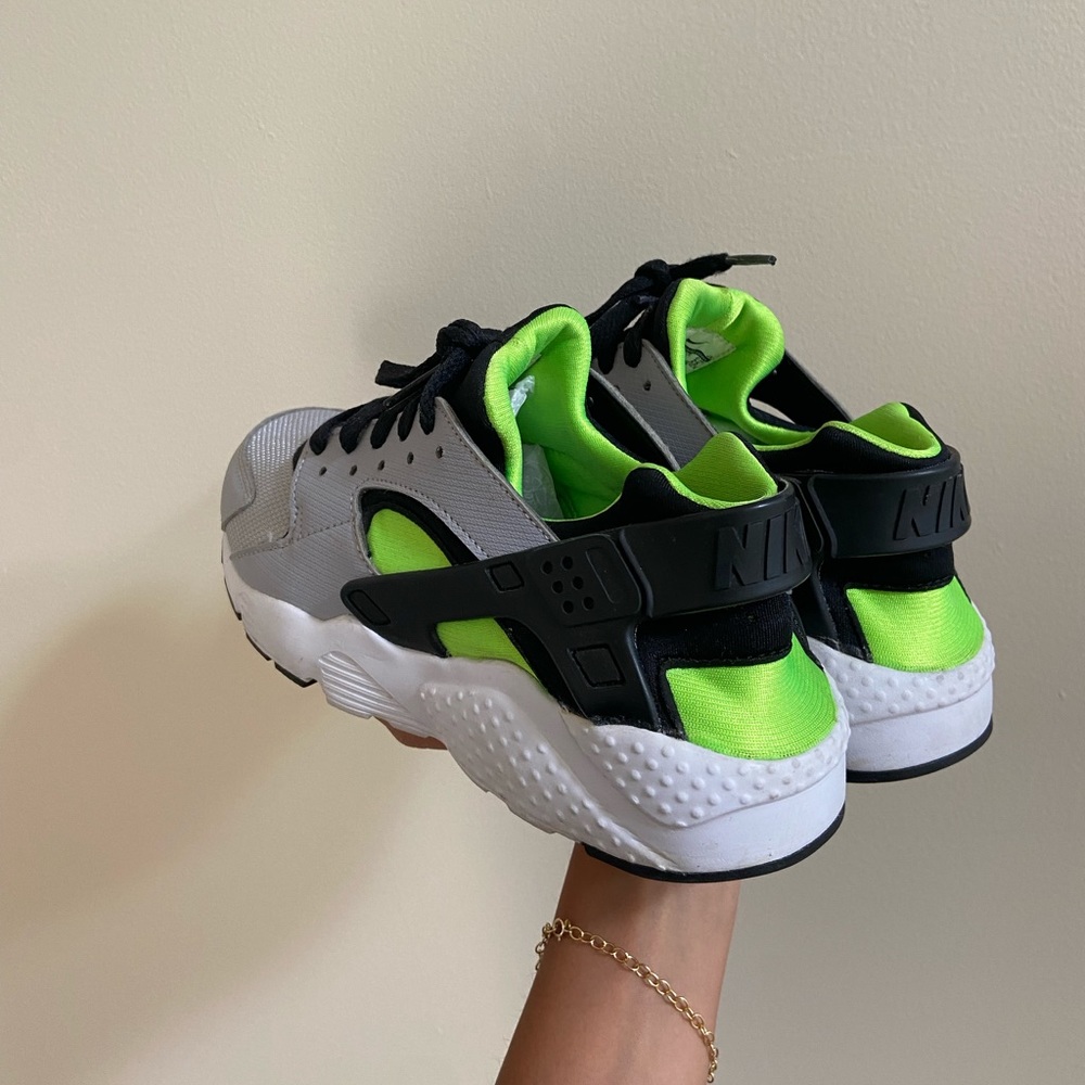 Nike Huraches Lime Green, Grey and Black — size 7Y